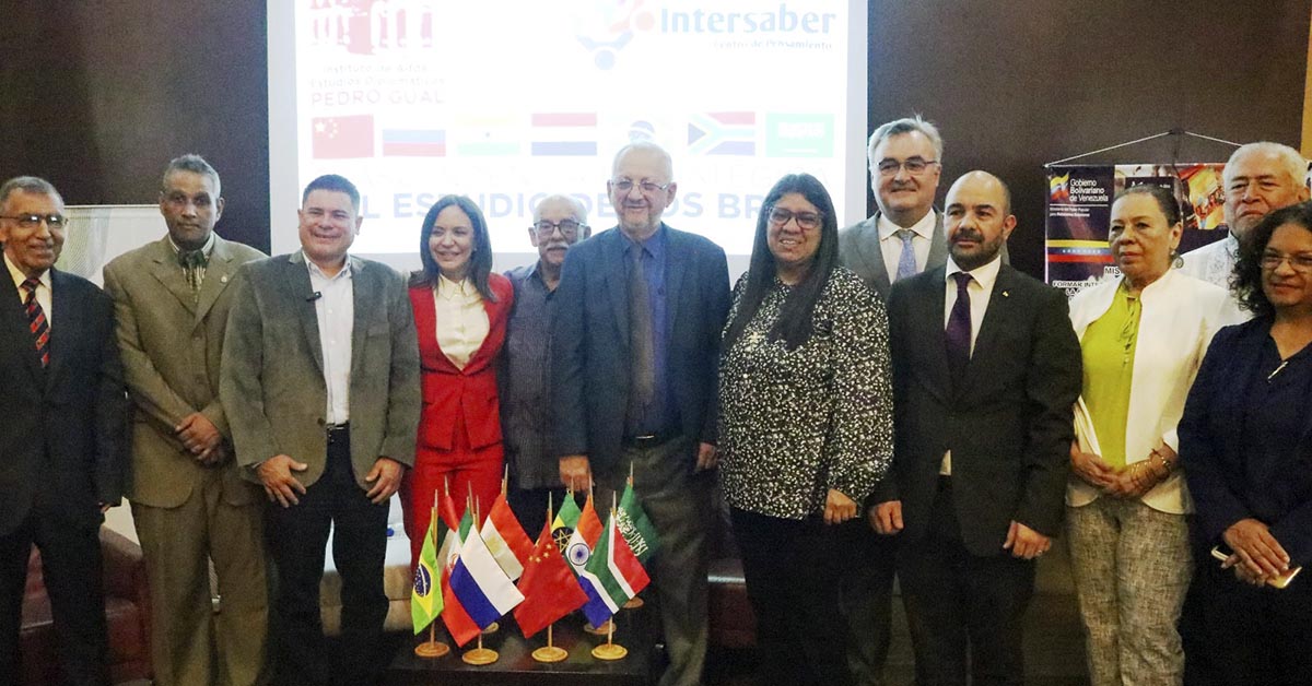 IAEDPG e Intersaber organizaron Foro sobre la trascendencia estratégica del estudio de los BRICS+