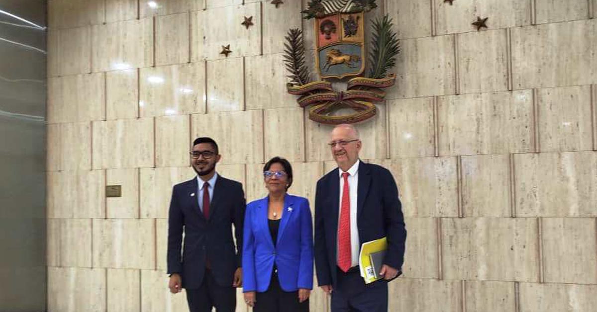 Director general del IAED «Pedro Gual» lideró la instalación de Conferencias y Plenarias del Modelo de Diplomacia Juvenil