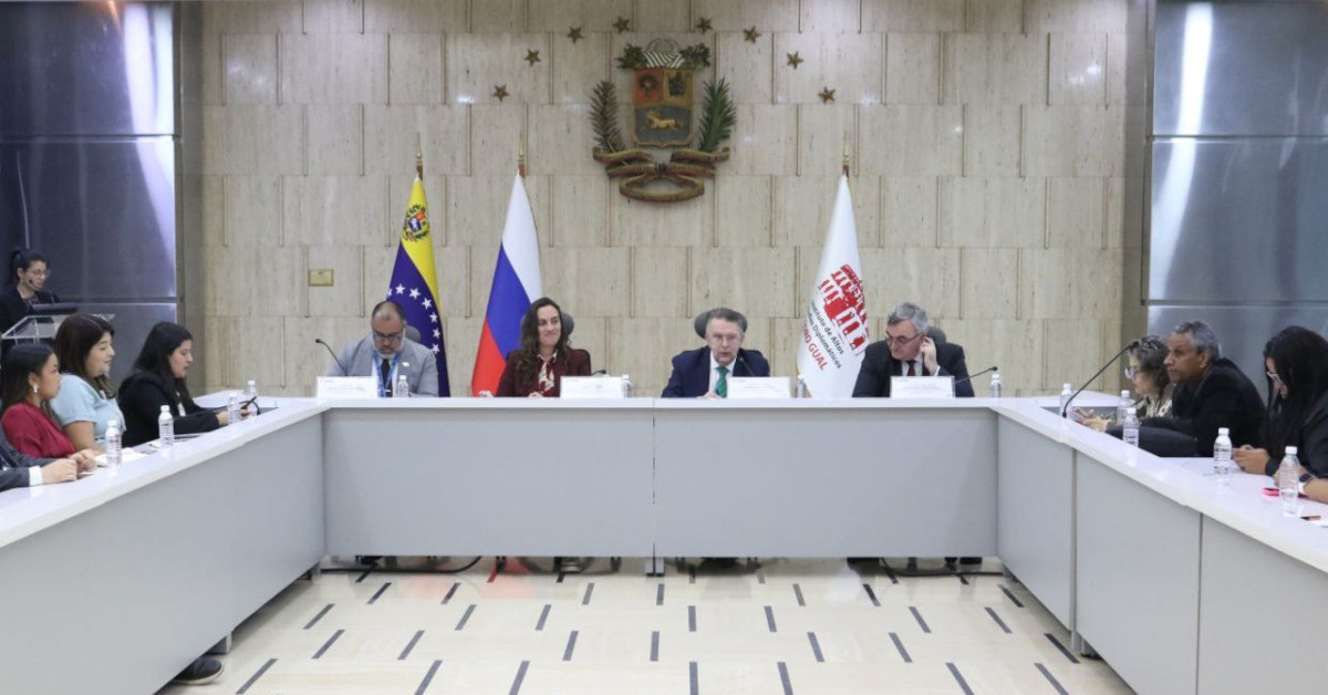 Representante de Cancillería rusa ofrece clase magistral en Caracas