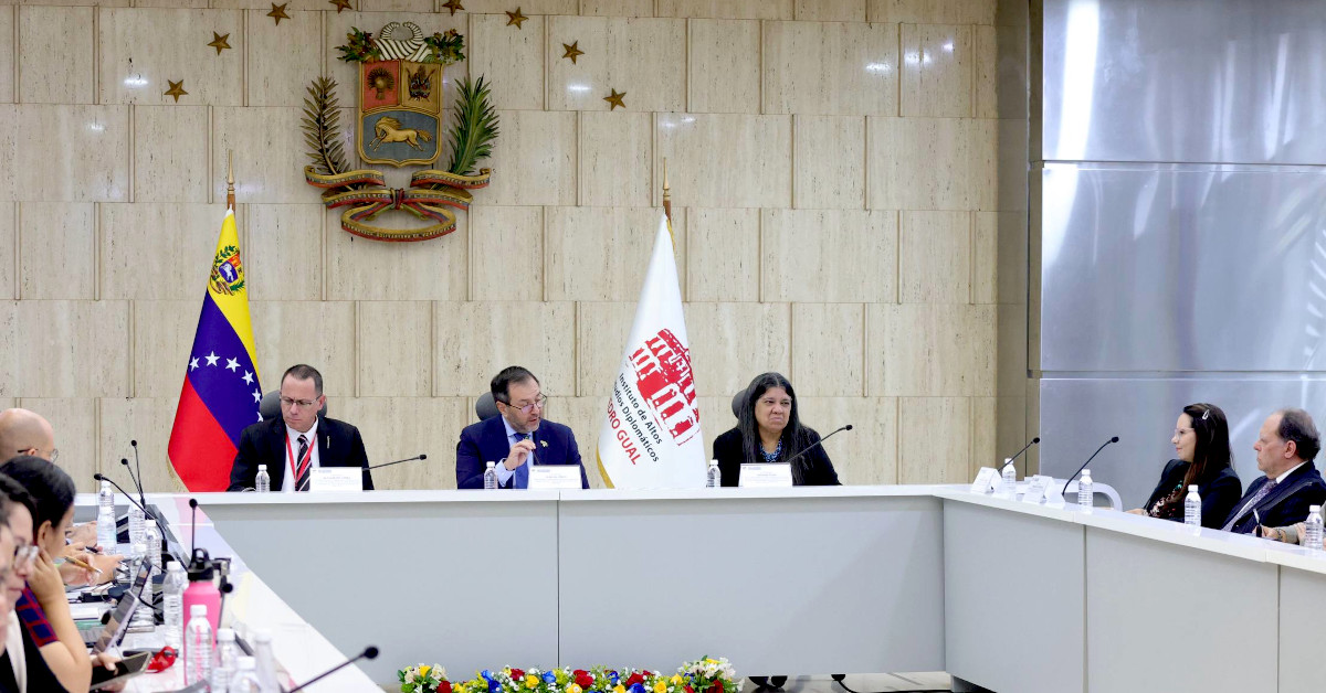 Venezuela fortalece su estrategia diplomática con Curso de Negociaciones Multilaterales